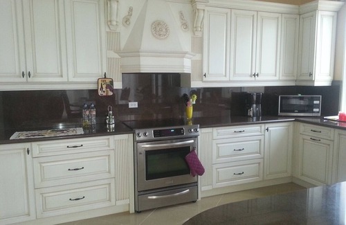 Pos Chiquito Villa | Newly Build - Across The Road from The Beach - 7 bdrm/7 bthrms