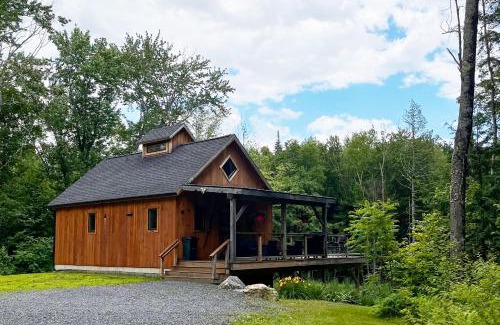 Morrisville House | Newly Built Cabin with Hot Tub - 16 Mi to Stowe Mtn!
