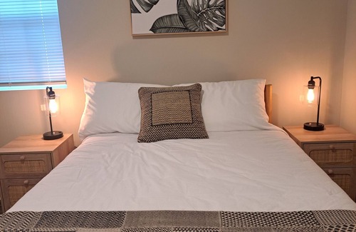 Durham Cottage | Newly built cottage in historical district close to walking trails and downtown.