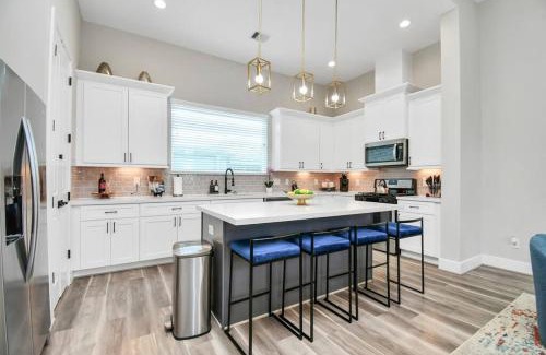 Brookhollow House | Newly Built & Gated 2 Story Gem in Houston Heights near Airport