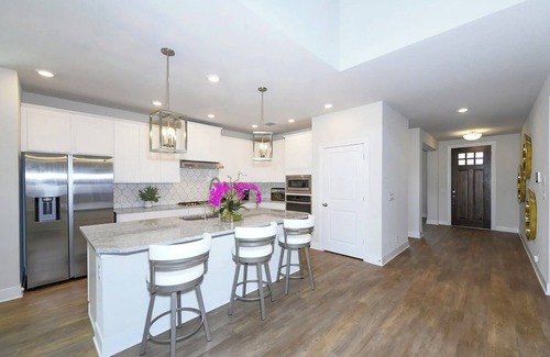 Scenic Oaks House | Newly Built Hill Country Home Minutes from the Rim, UTSA, La Cantera, Six Flags