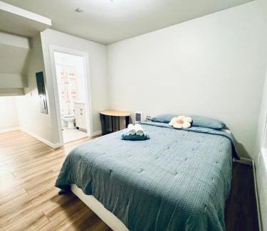 Tukwila House | Newly built home, ample parking, near SEA Airport