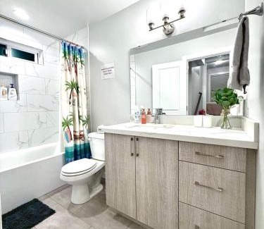 Tukwila House | Newly built home, ample parking, near SEA Airport