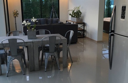 Rayong Province Villa | Newly built luxury modern villa near mile-long beach in Rayong/Mae Rumphung beach