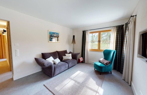 Samedan Apartment | Newly built, very nice villa with holiday apartment on the groundfloor.