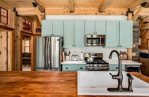 Meredith House | Newly constructed home sleeping 4 located on Fish Cove Lake Winnipesaukee