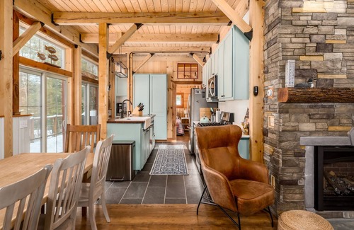 Meredith House | Newly constructed home sleeping 4 located on Fish Cove Lake Winnipesaukee