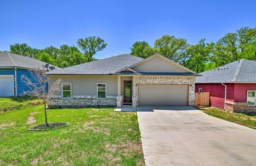 South Arlington House | Newly Constructed Mansfield Home with Fenced Yard!