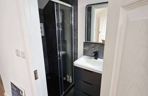 Roscoe House | Newly converted attic room with private en-suite. 5 mins to Galway racecourses