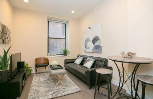 Downtown Boston Apartment | Newly Designed Loft - Fast Wifi - Pet Friendly