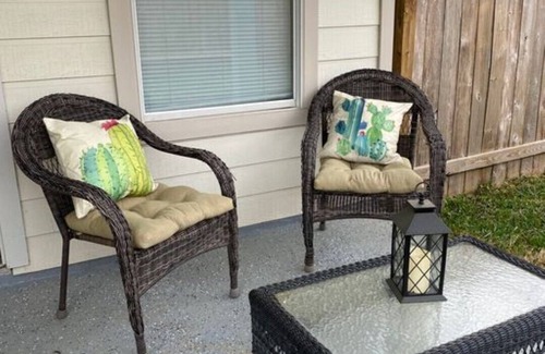 Barker House | Newly Furnished Family Home – Enjoy a Chore-Free Experience