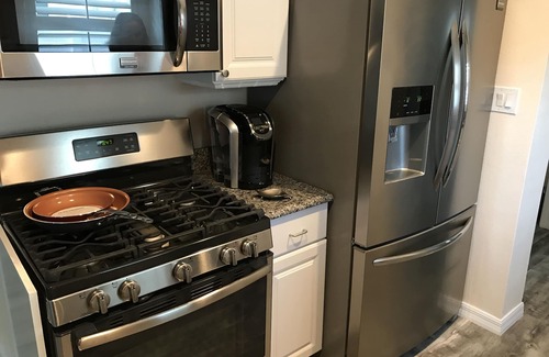 Fruitland Park House | Newly Furnished 2 Bedroom, 1 1/2 Bath House With 2 Porches Close To The Villages