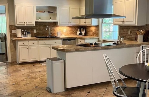 North Stamford House | Newly listed 5 Bd House, Close to buses, trains & beautiful downtown Stamford!