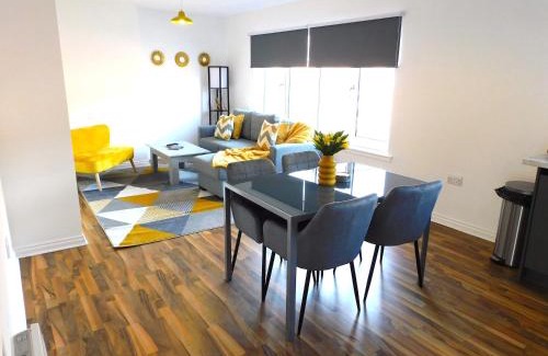 Hamilton Apartment | Newly refurbished 2 bedroom apartment close to station and local amenities