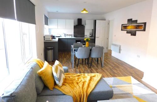 Hamilton Apartment | Newly refurbished 2 bedroom apartment close to station and local amenities