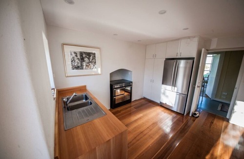 Little Swanport House | *Newly relisted* Coach House at Lisdillon Vineyard