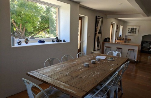 Little Swanport House | *Newly relisted* Coach House at Lisdillon Vineyard