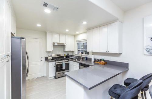 East Pasadena House | Newly Remodeled 5B4B 2 mile from the Rose Parade