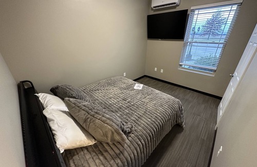 Mattoon Hotel | Newly Remodeled! B3 - Two Room Suite, King & Queen
