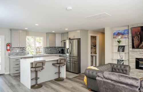 Kent House | Newly remodeled gated house Kent,Des Moines, Fedral way with AC and Office