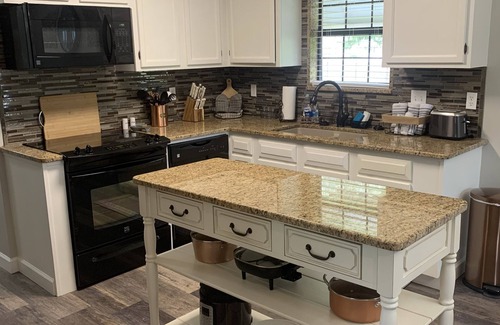 Leesburg House | Newly Remodeled Home across the road from Weiss Lake