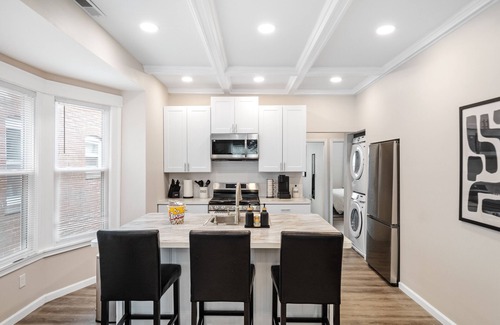 St. Louis Apartment | Newly Remodeled/King Bed Oasis/Wash-U & Clayton
