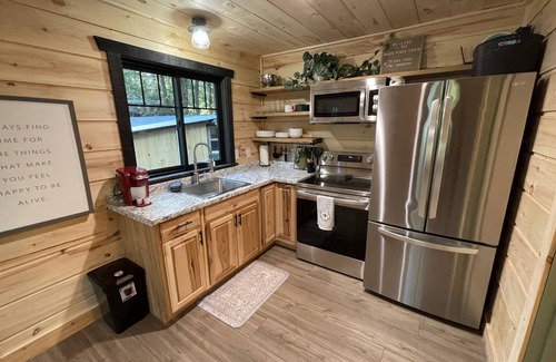 Lake Luzerne-Hadley Cabin | Newly Remodeled Modern Cabin, 1/10th mile to Beach