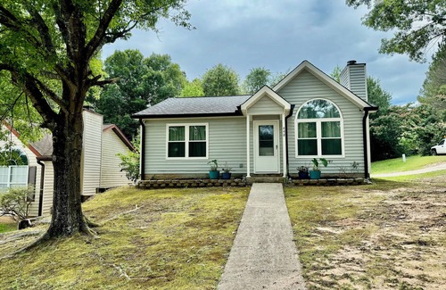Warner Robins House | Newly remodeled pet-friendly home min from Robins AF Base and Houston Medical