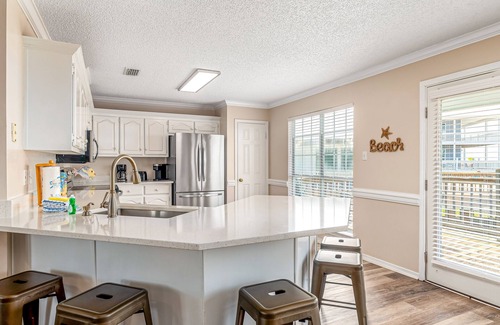 Silver Cay House | Newly remodeled bay view home with high-speed WiFi, central AC, and gas grill