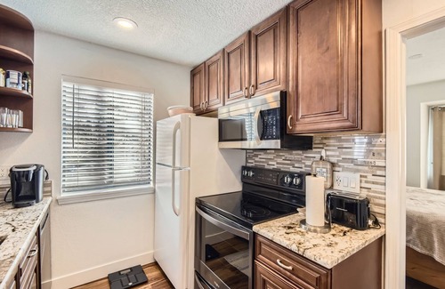 Englewood Apartment | NEWLY RENOVATED 1BR RETREAT