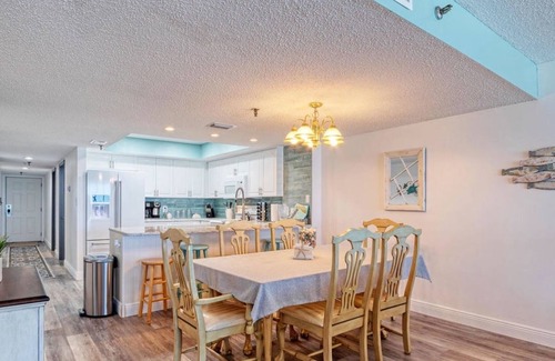 Redington Shores Condo | Newly Renovated! 3Br/2Bath Condo 305