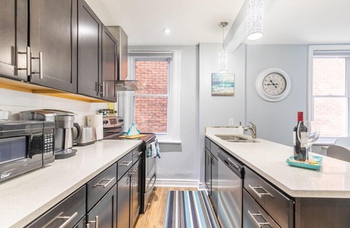 Centretown West Apartment | Newly Renovated 1BR Apartment Unit!