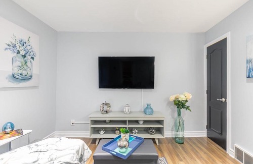 Centretown West Apartment | Newly Renovated 1BR Apartment Unit!