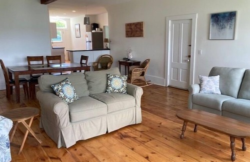 Pemaquid Beach Apartment | Newly Renovated 2 BR 1 BA walking distance to Pemaquid Beaches