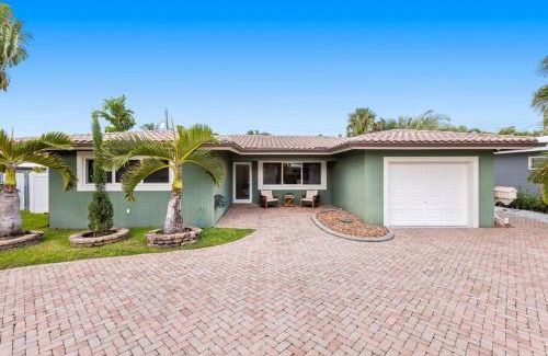 Santa Barbara Estates House | Newly renovated 3 bedrooms near the beach and res1