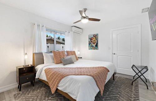 Santa Barbara Estates House | Newly renovated 3 bedrooms near the beach and res1