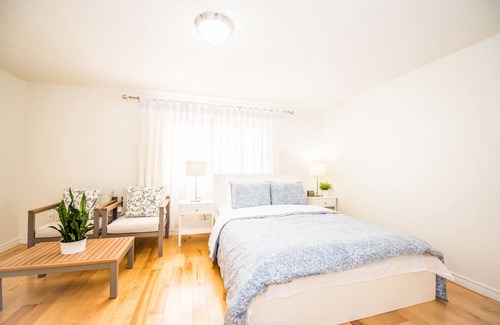 Ajax House | Newly Renovated 3bed 3bath House in Ajax
