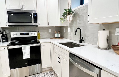 Bothell House | Newly Renovated, AC, Walkable, Central Downtown Bothell