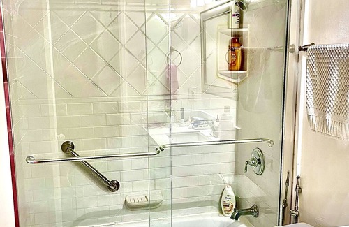 Northeast Mississauga Condo | Newly renovated and in convenient location-8 minutes from Airport