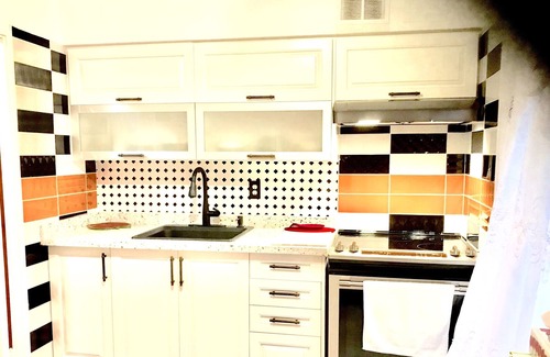 Northeast Mississauga Condo | Newly renovated and in convenient location-8 minutes from Airport