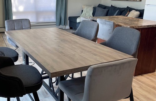 Derby Center Apartment | Newly renovated apartment in Derby central to lakes, restaurants and shopping.