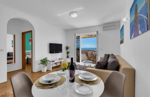 Promajna Apartment | Newly renovated apartment with a beautiful sea view Emili