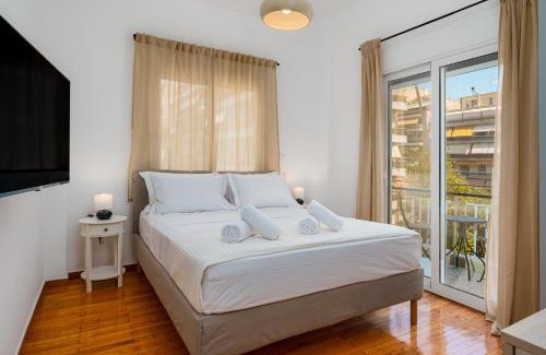 Piraeus Apartment | Newly Renovated Apartment next to Piraeus Marina