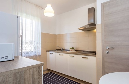 Skatari Apartment | Newly renovated Apartment with WiFi and BBQ