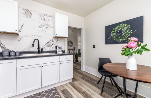 Dubuque Apartment | Newly-Renovated Apt DQB Center