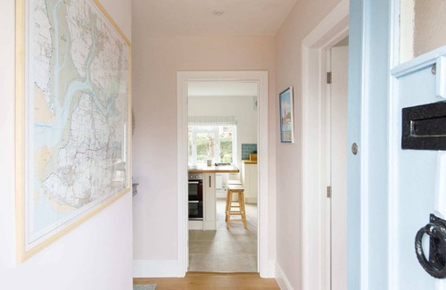 Bosham House | Newly Renovated Cottage 150m from Waterfront