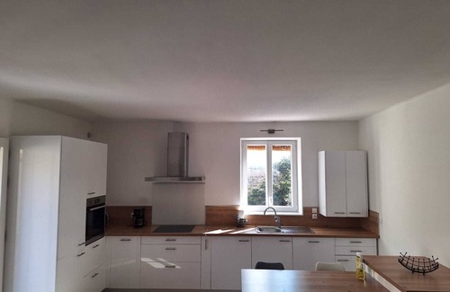 Aubignan House | Newly renovated duplex with large terrace