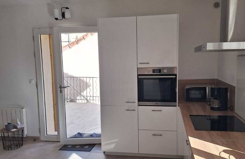 Aubignan House | Newly renovated duplex with large terrace