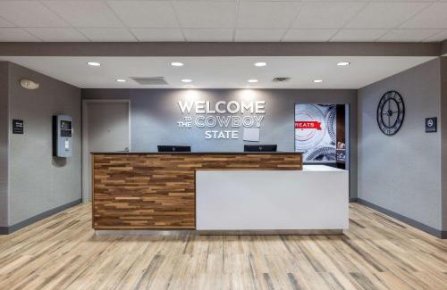 Casper Hotel | Newly Renovated-Hampton Inn & Suites Casper