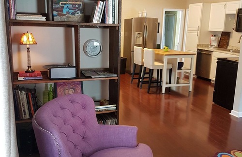Athens House | 🎸Newly Renovated Home in Downtown Athens! Big Yard, Perfect Getaway & Tailgate
